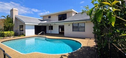 3919 Torrey Pines Blvd in Sarasota, FL - Building Photo - Building Photo