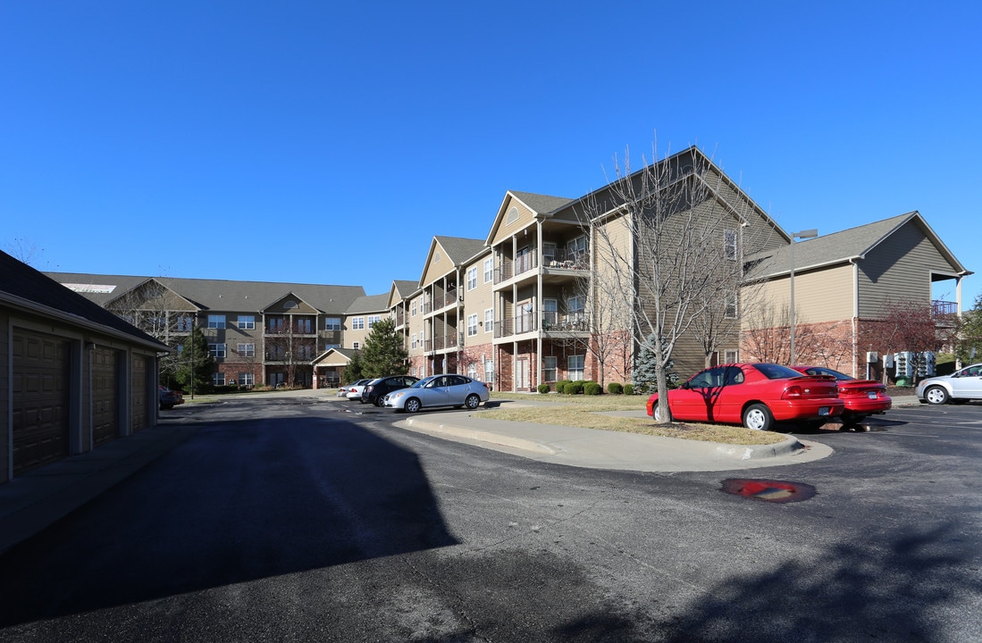 The Villas at Kensington Court in Kansas City, MO - Building Photo