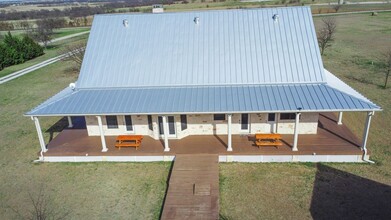 5751 Barnett Rd in Krum, TX - Building Photo - Building Photo