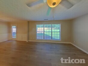 1132 St Phillips Ct in Locust Grove, GA - Foto de edificio - Building Photo