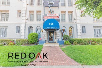 665 Cochran Ave in Los Angeles, CA - Building Photo - Building Photo