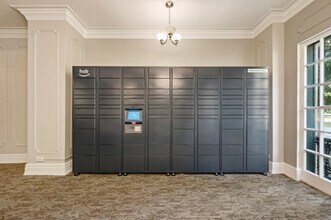 7100 South Shore Apartment Homes in Chicago, IL - Foto de edificio - Building Photo