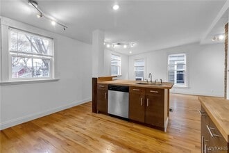 575 Auburn Ave in Buffalo, NY - Building Photo - Building Photo