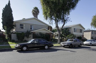 3518 W Del Monte Dr in Anaheim, CA - Foto de edificio - Building Photo