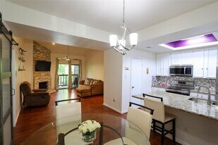 11711 Memorial Dr, Unit 266 in Houston, TX - Building Photo