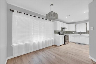 18 Heritage Oaks Rd in Edinburg, TX - Building Photo - Building Photo