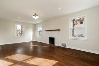 2103 Oriole Dr in Aliquippa, PA - Building Photo - Building Photo