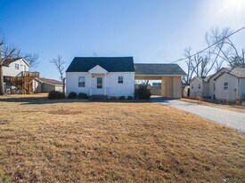 1702 W Cypress St in Rogers, AR - Building Photo