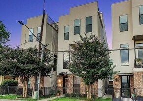 2114 Sabine St in Houston, TX - Building Photo