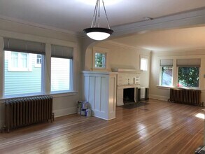 5058 7th Ave NE in Seattle, WA - Building Photo - Building Photo