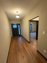 122 Cathy Jean Ct in Waterloo, IA - Building Photo - Building Photo