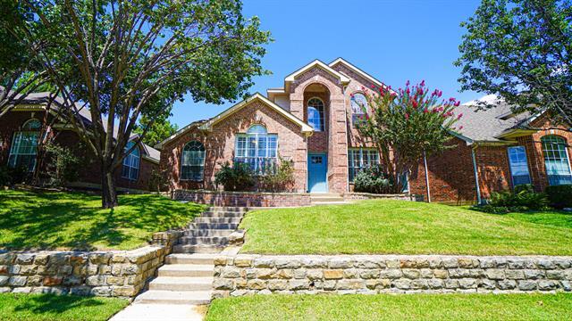 2210 Garden Crest Dr