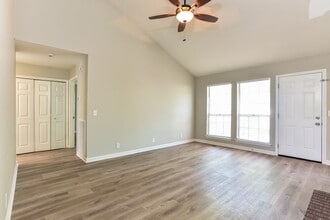 6009 Legend Dr in Nashville, TN - Building Photo - Building Photo