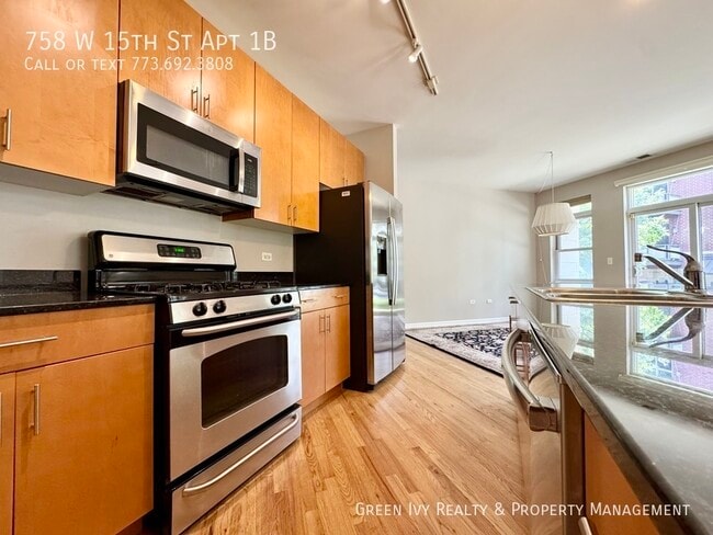 property at 758 W 15th St