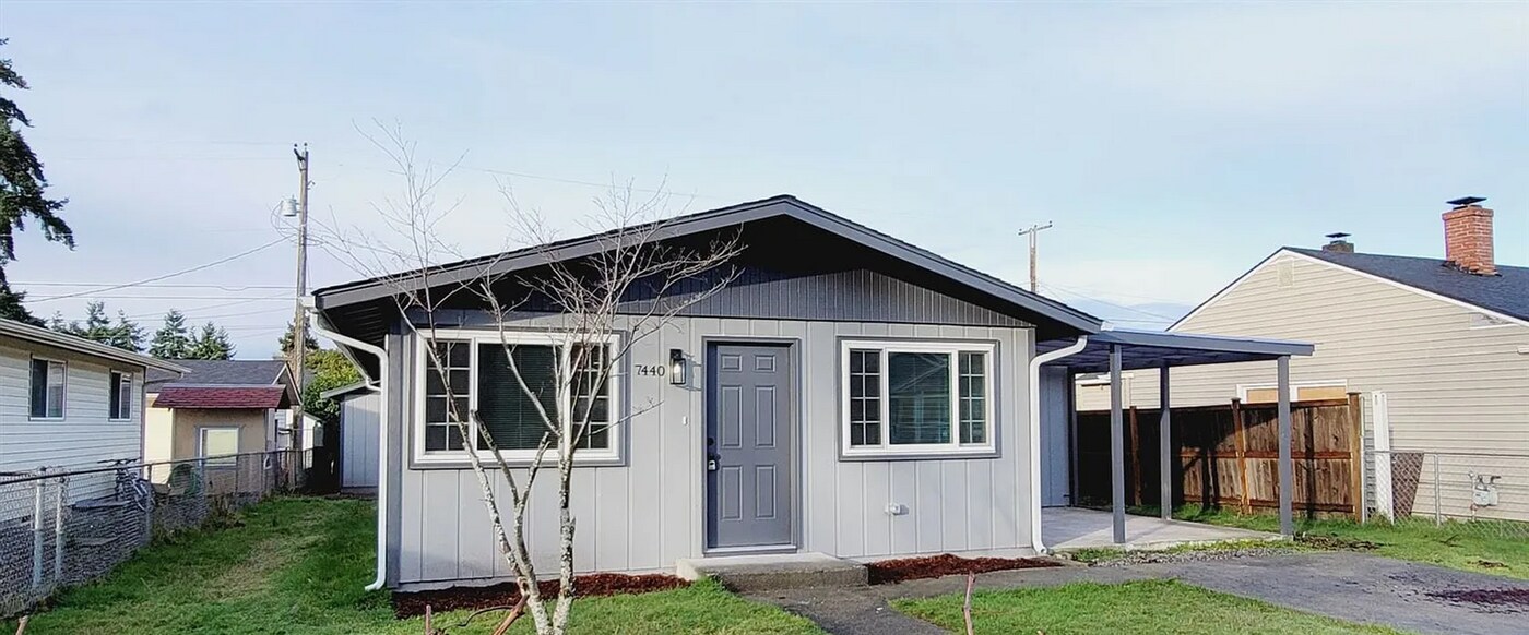 7440 S Lawrence St in Tacoma, WA - Building Photo