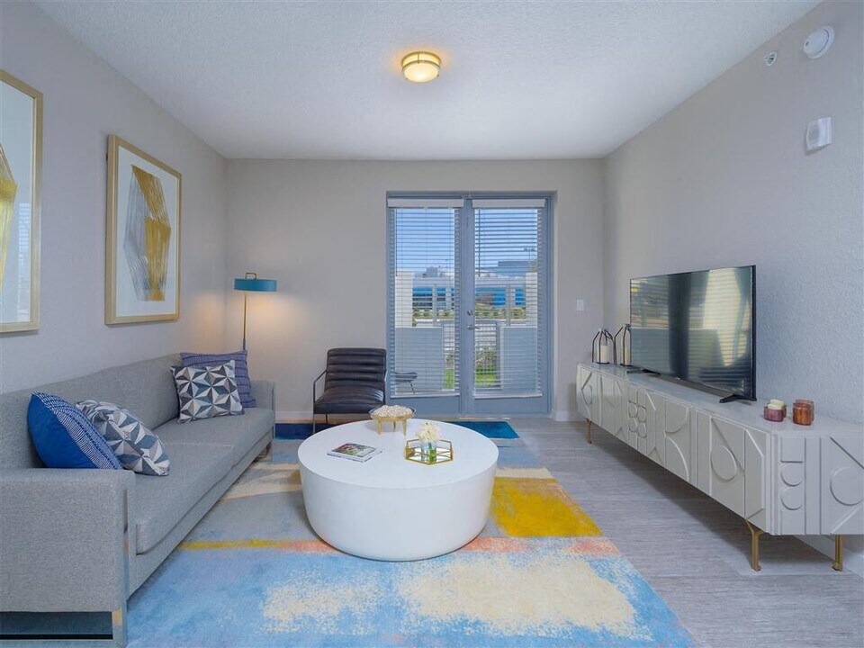 New EDGE Collection in Daytona Beach, FL - Foto de edificio