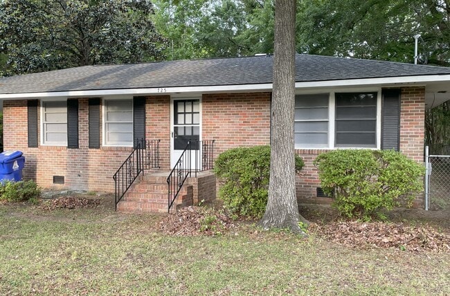 725 W Sherwood Dr in Charleston, SC - Building Photo - Building Photo