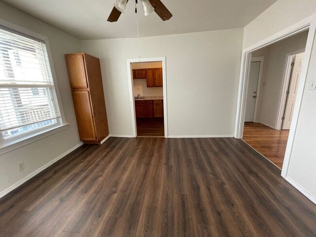 4940 W Palmer St in Chicago, IL - Building Photo - Building Photo