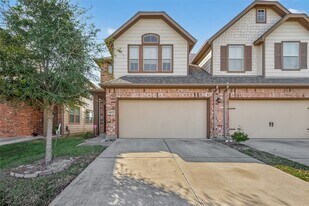 8407 Hawthorn Vly Ln in Houston, TX - Building Photo