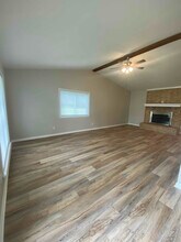 301 1st St in Palestine, TX - Building Photo - Building Photo