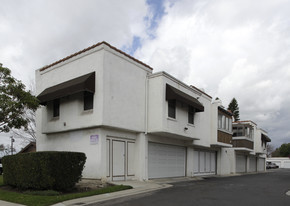 1931-1935 Houston Ave Apartments