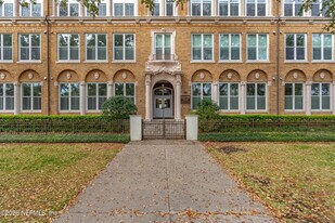 2525 College St in Jacksonville, FL - Building Photo