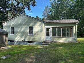 36 Crowell St in Cumberland, RI - Building Photo - Building Photo