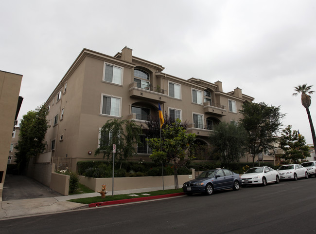 1725 Butler Ave in Los Angeles, CA - Foto de edificio - Building Photo