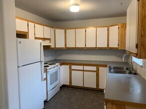 1550 NW Milwaukee Ave, Unit C-9 in Bend, OR - Building Photo - Building Photo