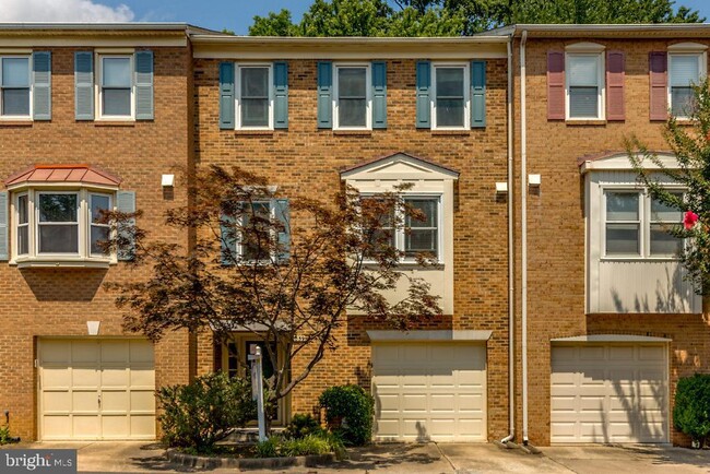 property at 1059 N George Mason Dr
