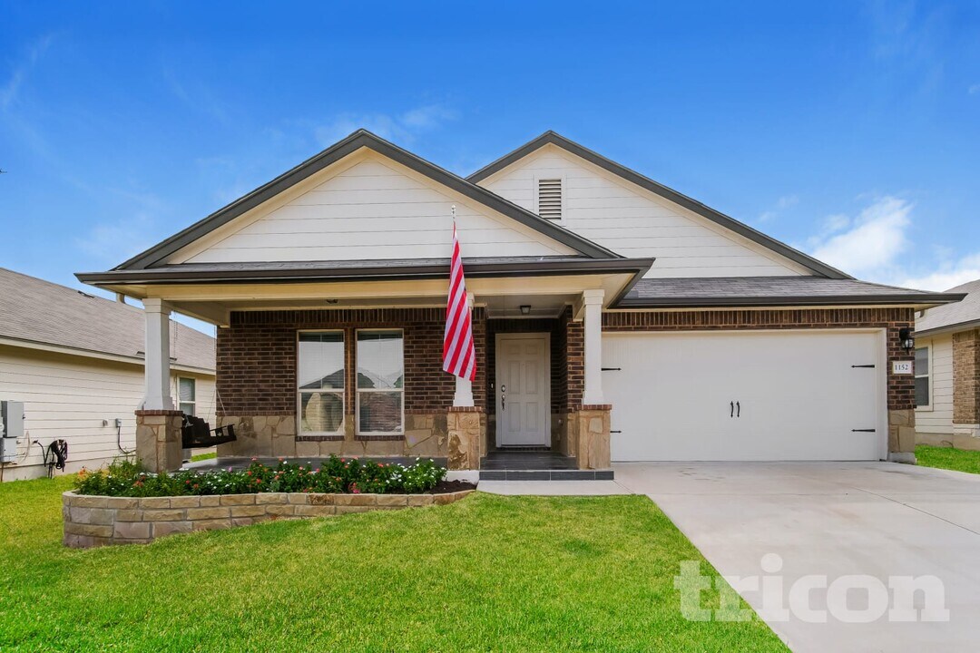 1152 Ibis Falls Loop in Jarrell, TX - Foto de edificio