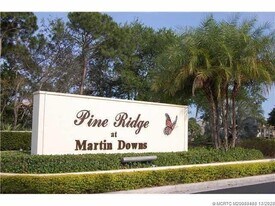 2114 SW Silver Pine Way in Palm City, FL - Building Photo