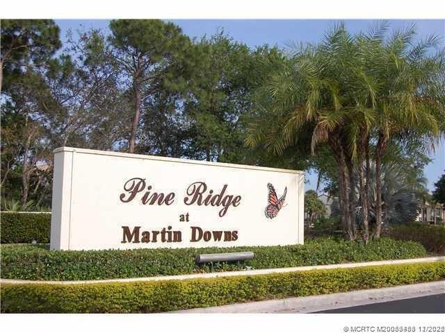 2114 SW Silver Pine Way in Palm City, FL - Building Photo