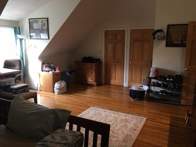 18 Otis St, Unit 1