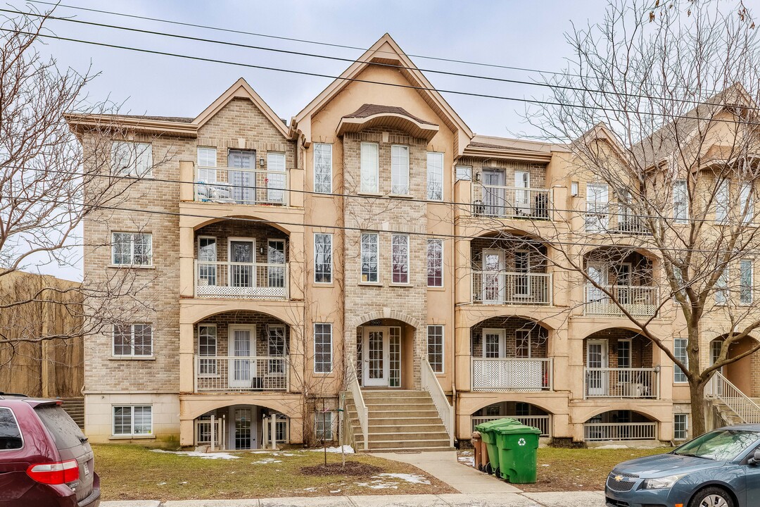 900 5E Av in Montréal, QC - Building Photo