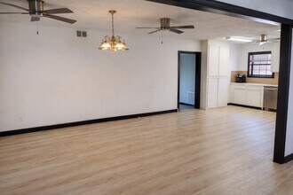 5315 Bayway Dr in Baytown, TX - Building Photo - Building Photo