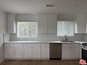 11500 Riverside Dr in Los Angeles, CA - Building Photo - Building Photo