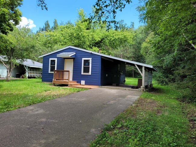 property at 711 E 10th St N