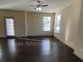 3621 Valley Vista Dr in Hurst, TX - Building Photo - Building Photo