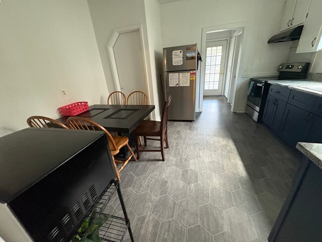 29 Stillman Ave, Unit Apt 1 in Pawcatuck, CT - Building Photo - Building Photo