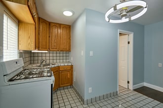 781 Elm St, Unit back unit in San Jose, CA - Building Photo - Building Photo