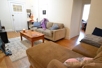 316 Saint Paul St, Unit 3 in Brookline, MA - Foto de edificio - Building Photo