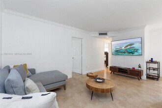 81 Edgewater Dr in Coral Gables, FL - Building Photo - Building Photo