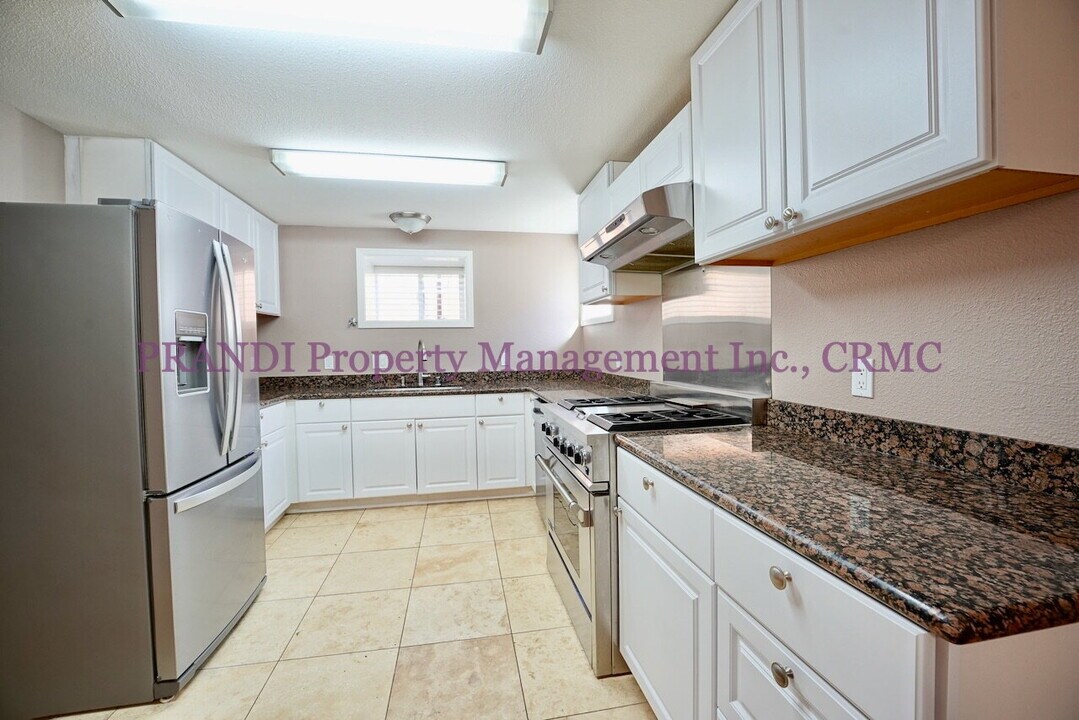 1717 Mission Ave in San Rafael, CA - Building Photo