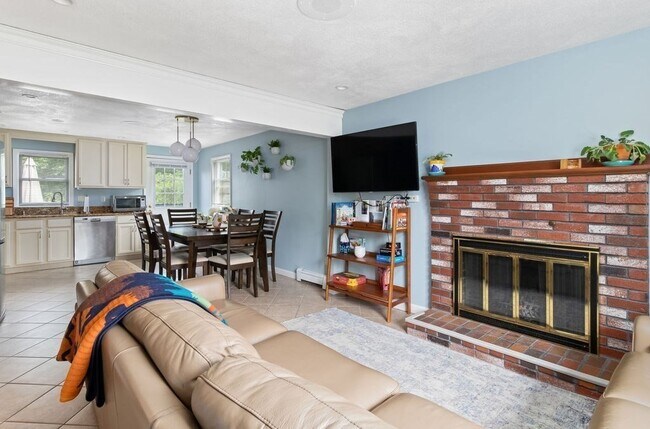 36 Brookside Ave in Dedham, MA - Building Photo - Building Photo