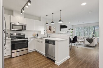 Mercerview Apartments in Seattle, WA - Foto de edificio - Building Photo