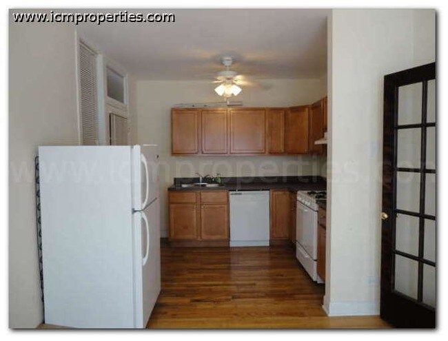 2000 W Foster Ave-Unit -2008-3 (FP) in Chicago, IL - Building Photo - Building Photo
