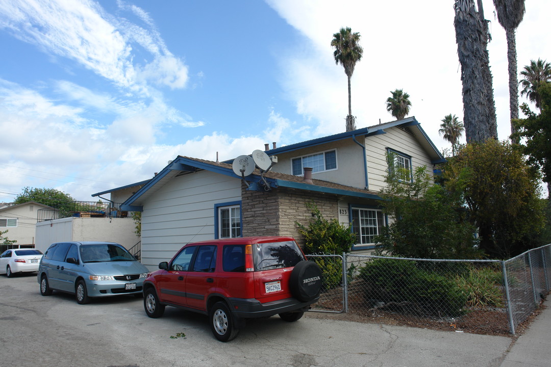 823 Hillsdale Ave in San Jose, CA - Building Photo