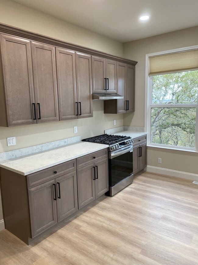 2512 Laguna Vista Dr, Unit 2512 Laguna Vista Dr in Novato, CA - Building Photo - Building Photo