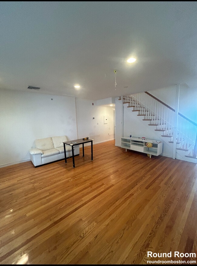 30 Cameron St, Unit 7